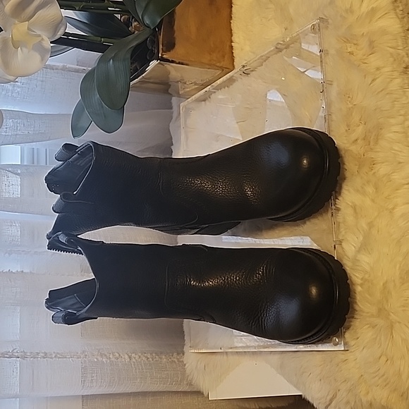 Leather boots - Picture 2 of 9
